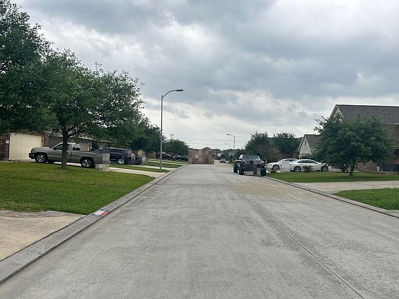 4th image of 17915 Seco Creek Ln