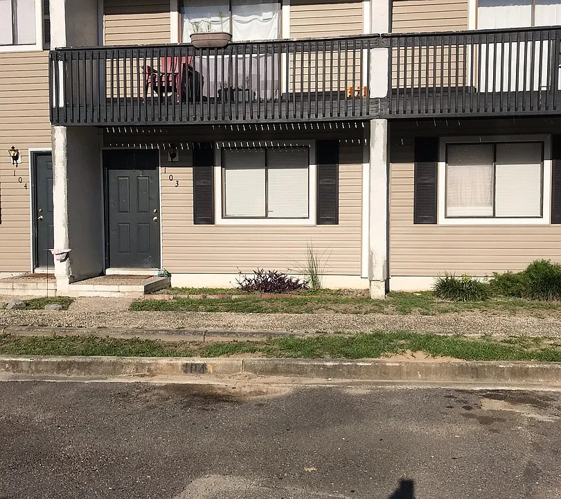 401 Golf Rd #307
