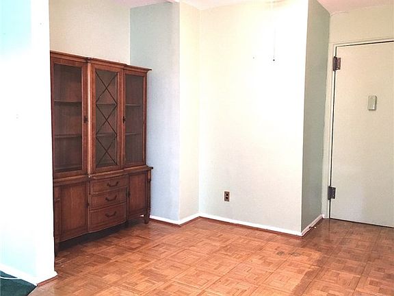2nd image of 91 Tulip Ave #C-2e