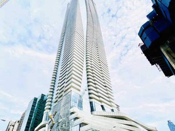 1 Bloor St E Unit 5004, Toronto, ON M4W 0A8