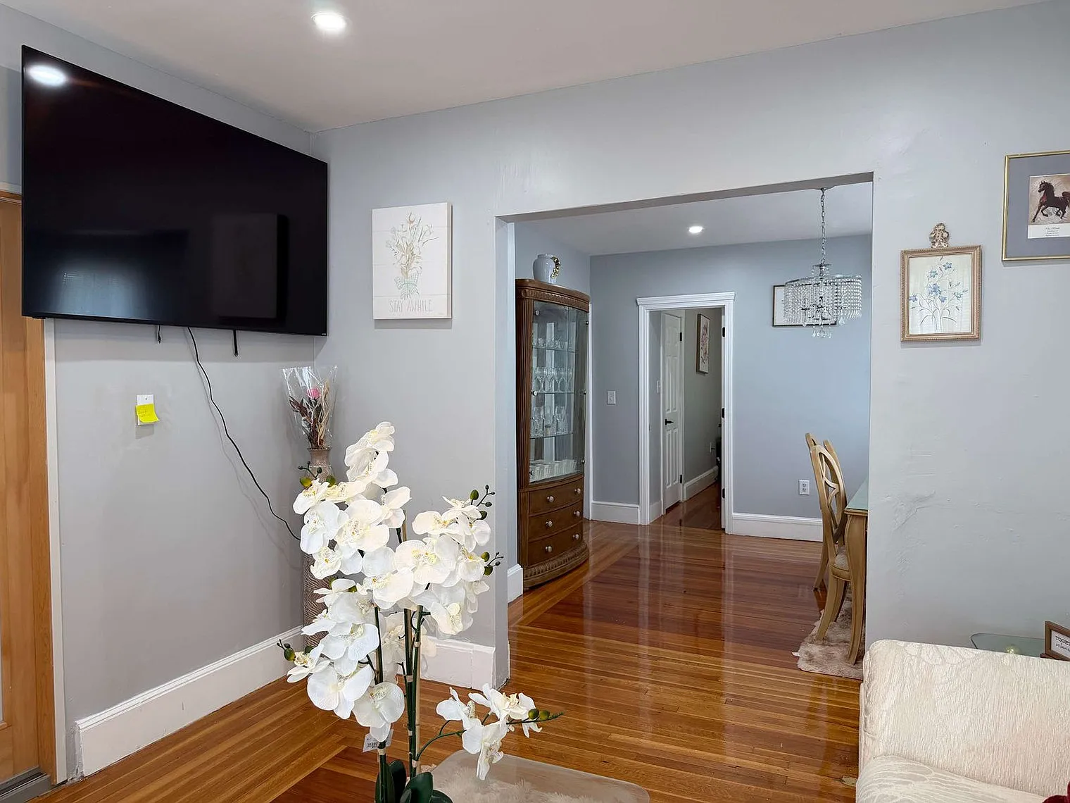 3 bed, 2.0 bath, 742 sqft, $6,344 — Photo 3