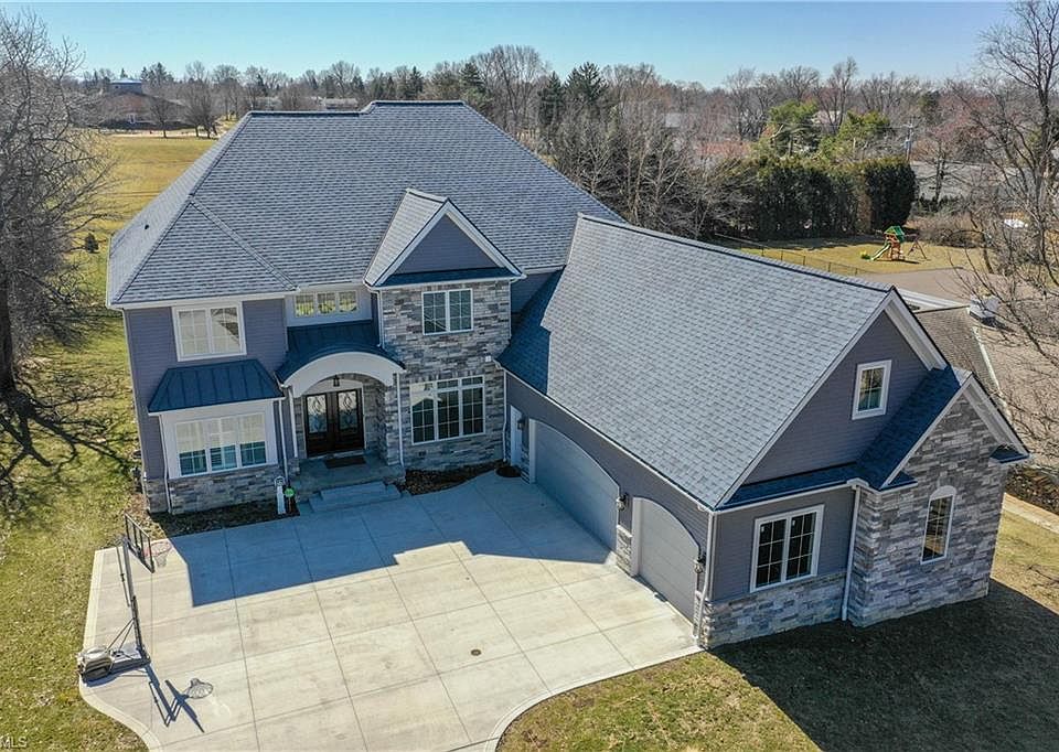 1st image of 24626 Tunbridge Ln