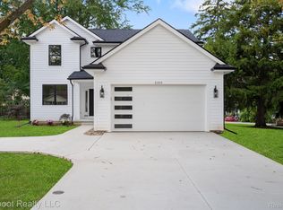 2205 Oaknoll St, Auburn Hills, MI 48326