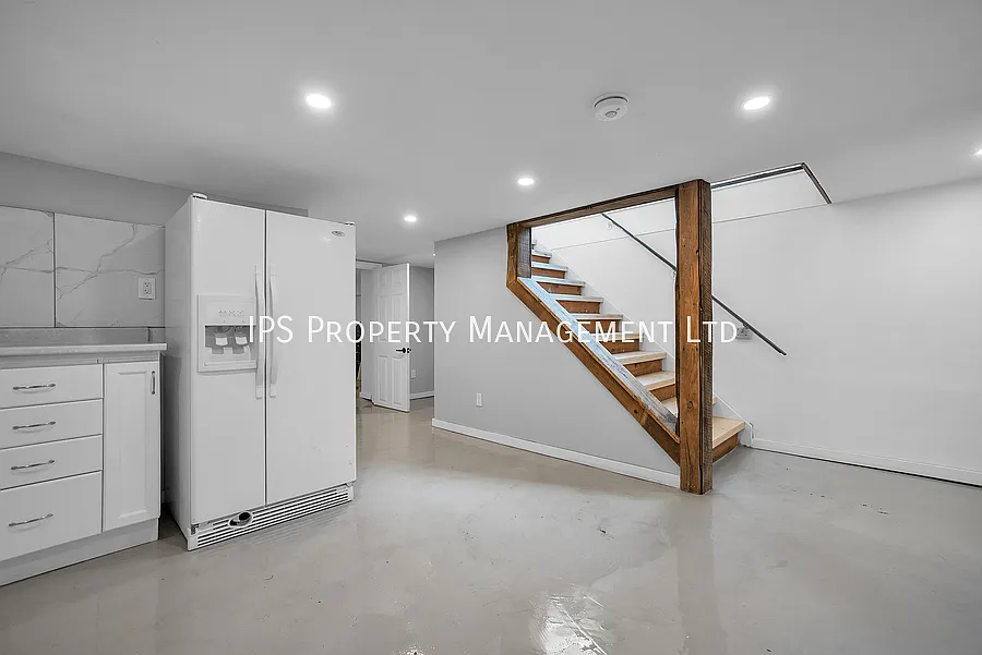 2 Bed + Den | 1 Bath All inclusive — Photo 3