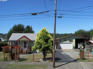 812 B St, Myrtle Point, OR 97458