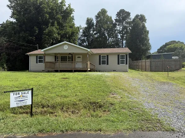 3243 Shepard Dr, Rocky Face, GA 30740