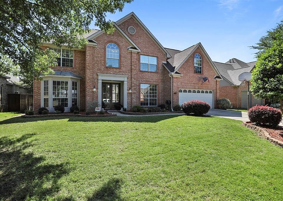 1st image of 1100 Rosewood Dr