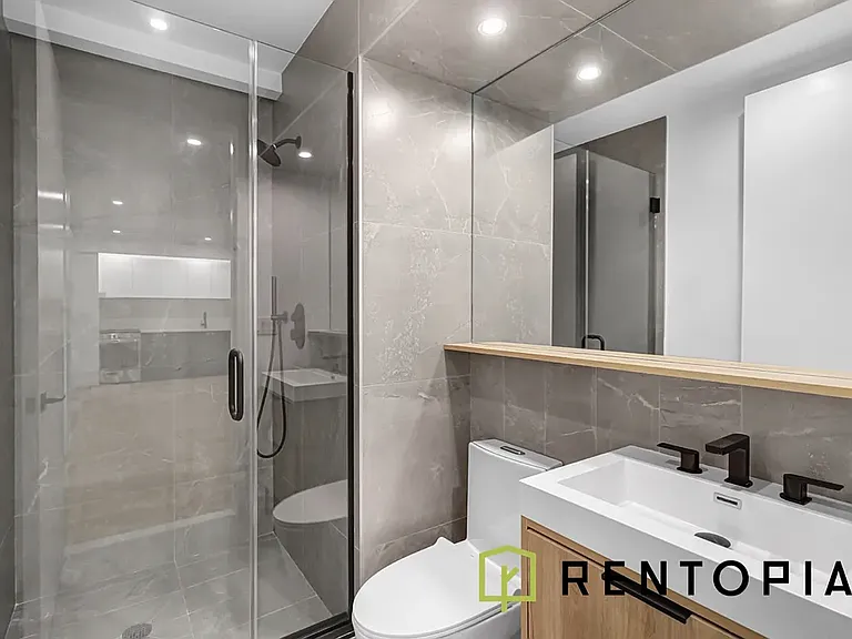 658 Madison St #3G — Photo 7