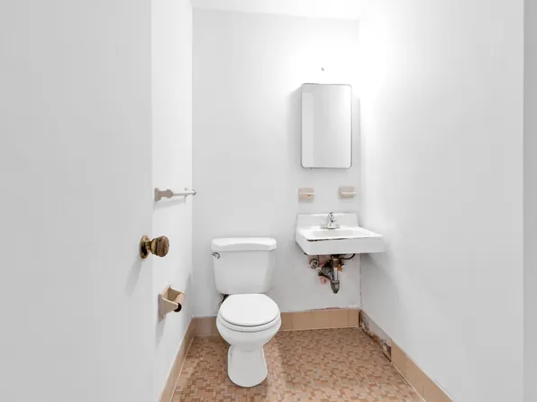 2928 West Fifth Street image 16 of 21