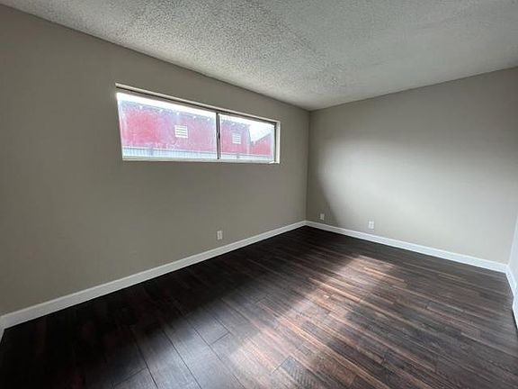 5th image of 6062 Gifford Ave #B