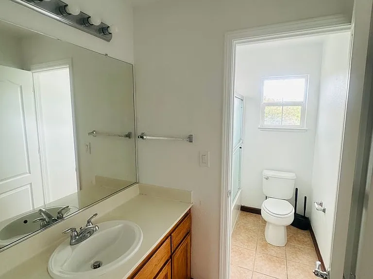 1009 Craftsman Dr — Photo 14