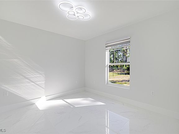 5th image of 1064 Bells St E