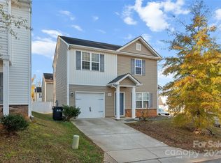6004 Vista Woods Ln, Charlotte, NC 28215