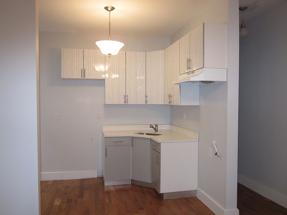 1st image of 3925 24th St #11