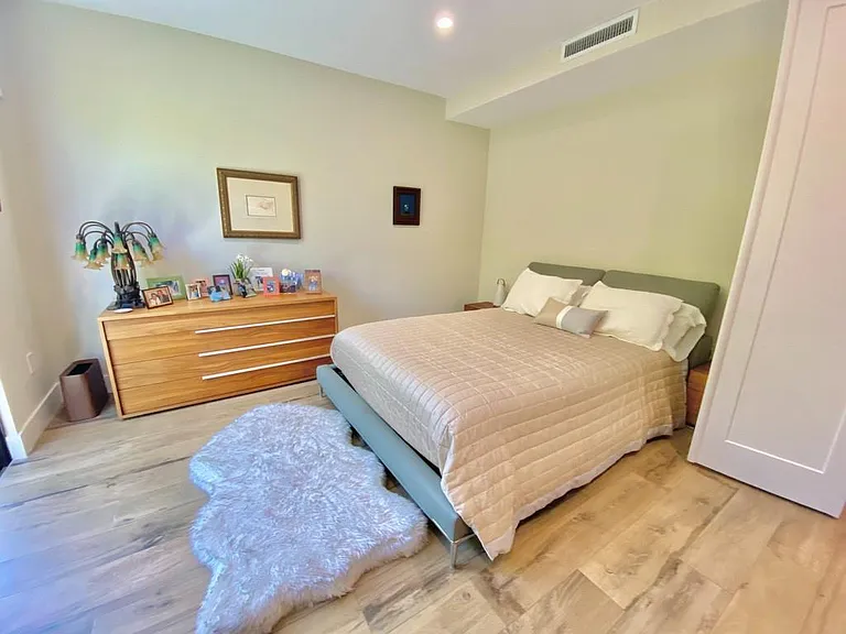 348 Balboa St — Photo 16