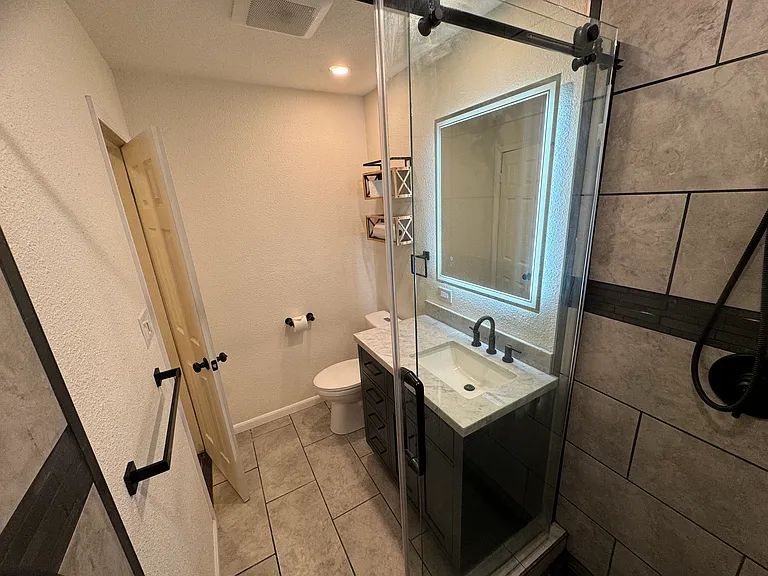 1677 Glenwood Way — Photo 11