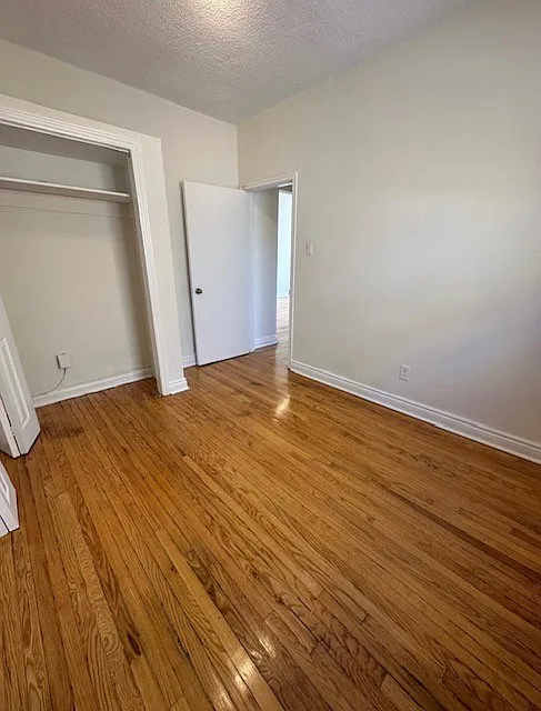 526 Harvie Ave — Photo 4