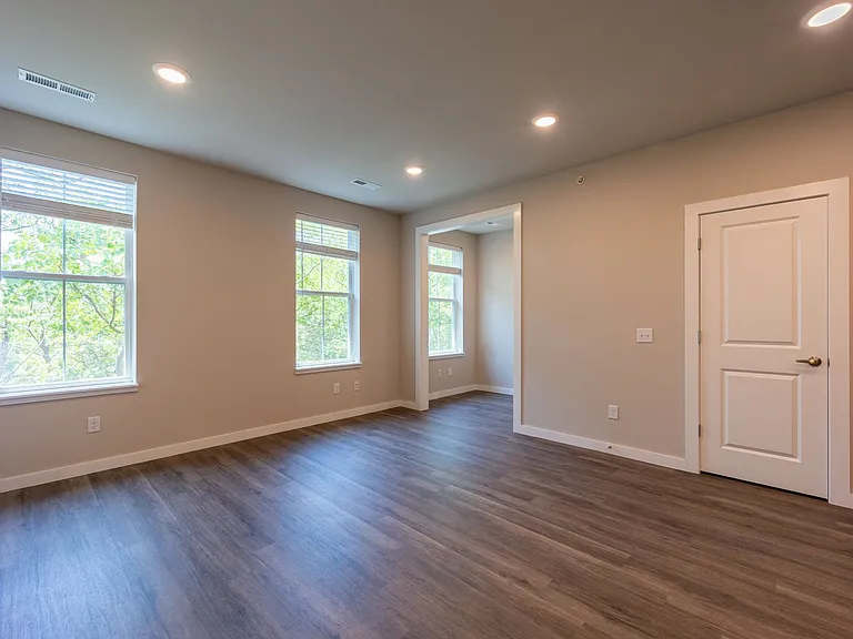 257 E Township St — Photo 16