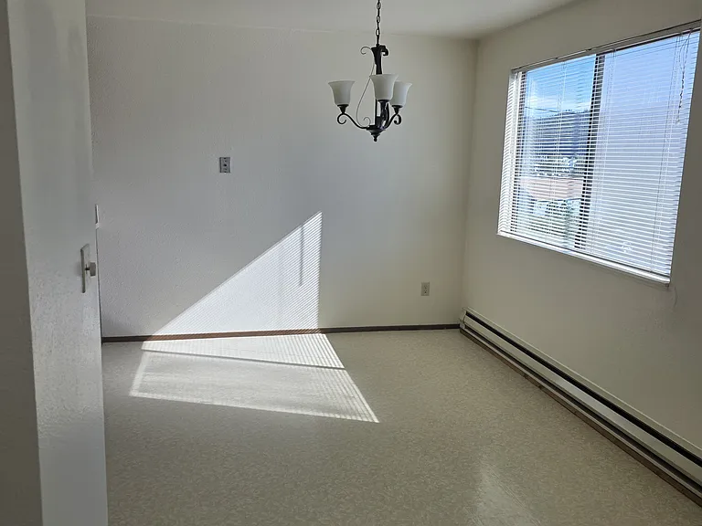 8621 N Edison St #11 — Photo 5