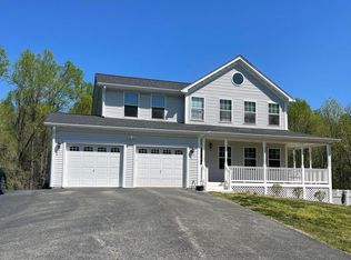 831 Alameda Dr, Huntingtown, MD 20639
