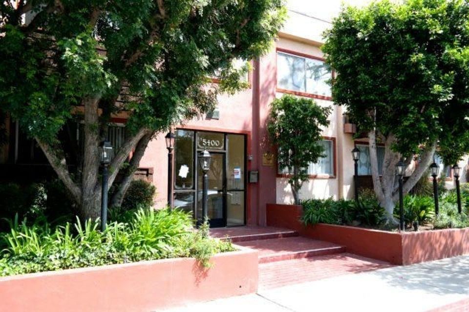 1st image of 5400 Newcastle Ave APT 69