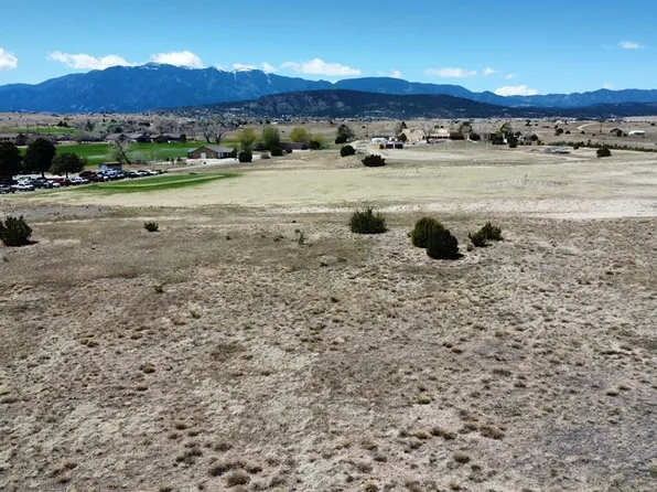 1114 Plum Creek Ln, Colorado City, CO 81019