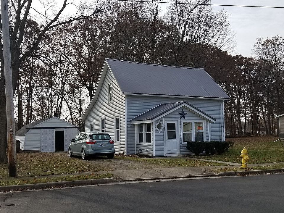 1st image of 135 E Floral Ave