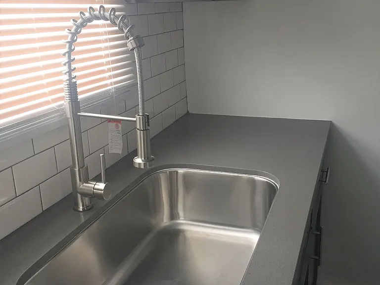 Evans Apartments — Photo 15
