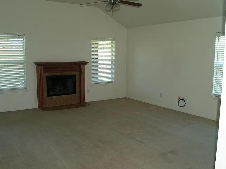 5802 Venetian Ct — Photo 4