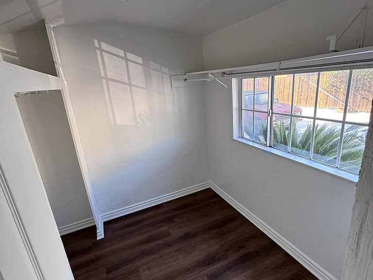 3349 Brayton Ave — Photo 11