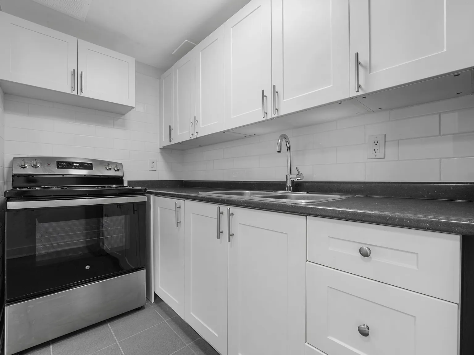Park Place Apartments — Photo 4