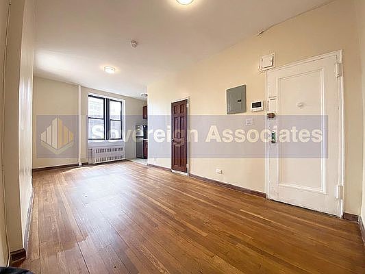 4th image of 235 W 103rd St APT 6C