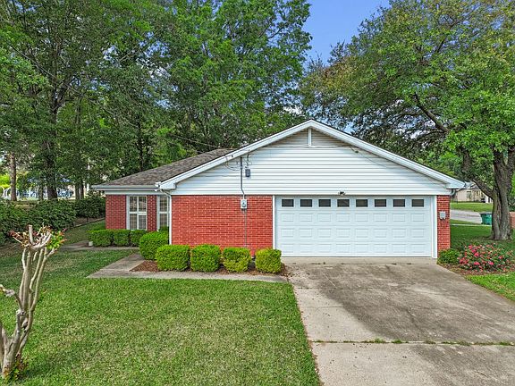 5th image of 1007 Forrest Ln
