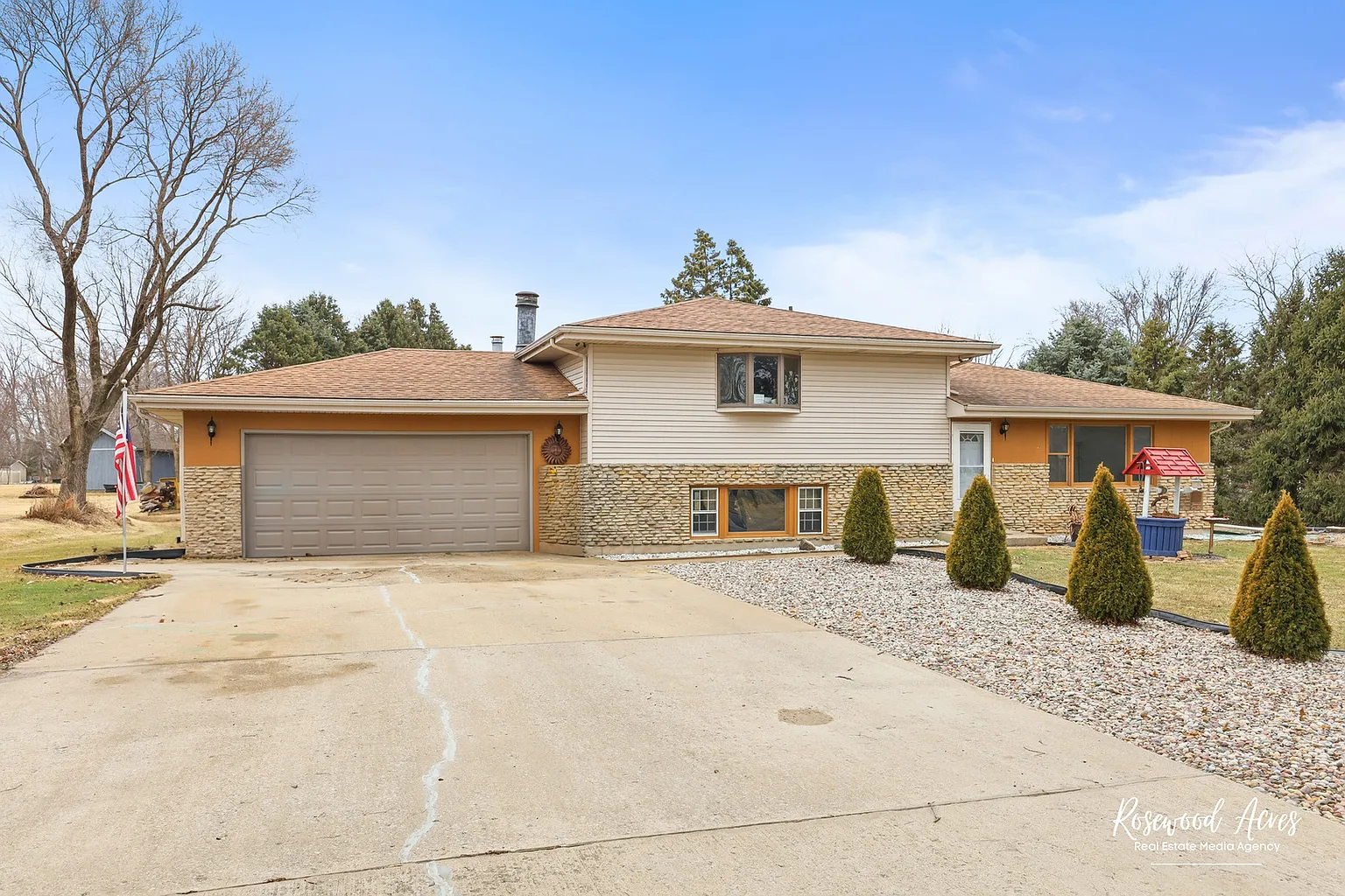 17657 W Kinder Dr photo 1