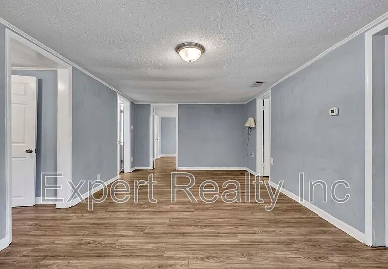 216 Meadowood Ave — Photo 8