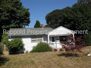 640 E Exeter St, Gladstone, OR 97027