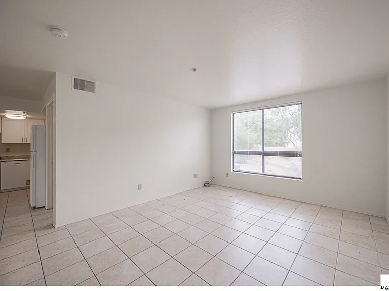 16033 N 25th St #102 — Photo 5