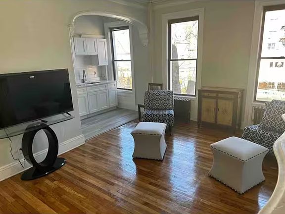 2nd image of 19 Bentley Ave Floor 3
