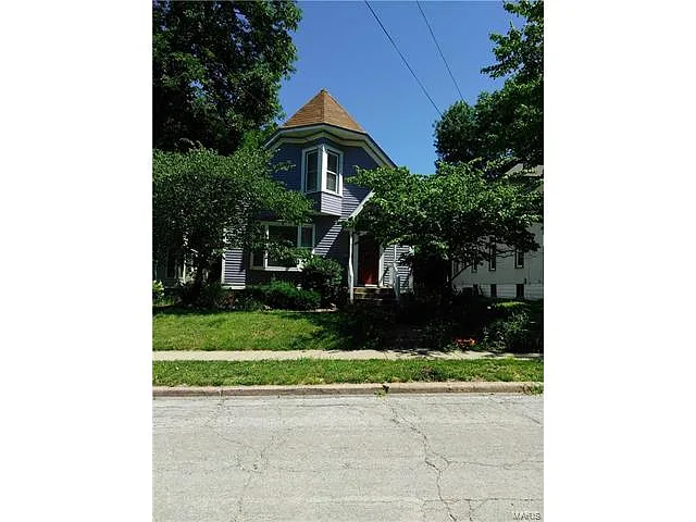 305 Douglas Ave photo 1