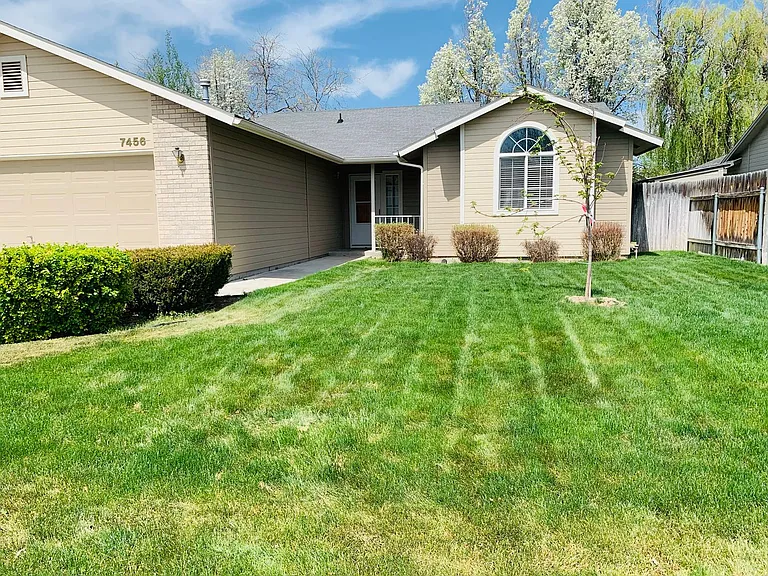 7456 W Limelight Ct — Photo 1