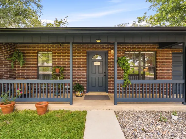 208 E MAYER ST, Stockdale, TX 78160