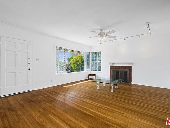 5th image of 2590 Lake View Ave