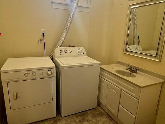 2nd image of 202 1/2 S Madison St #1
