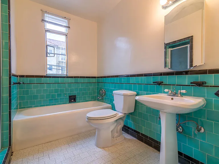Linda Vista Apartments — Photo 34