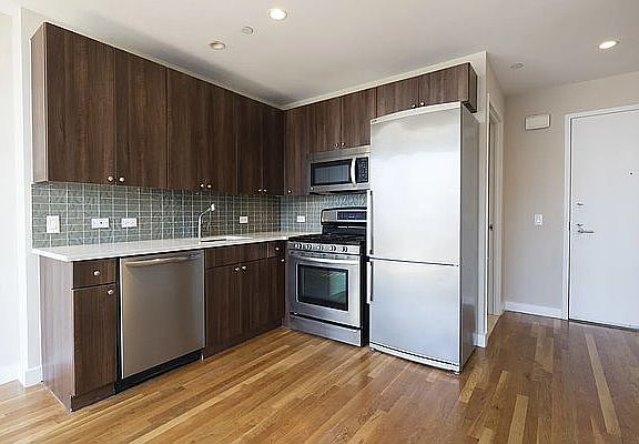 3rd image of 303 10th Ave #7GG