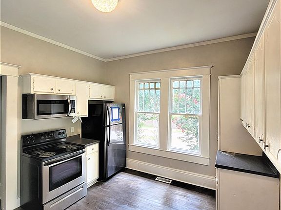 3rd image of 507 N Highland Ave