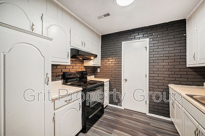 1st image of 11218 E 71st Dr