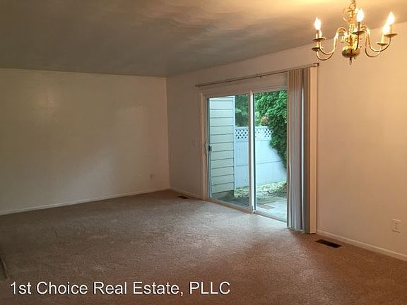 4th image of 2827 Stoneleigh Dr
