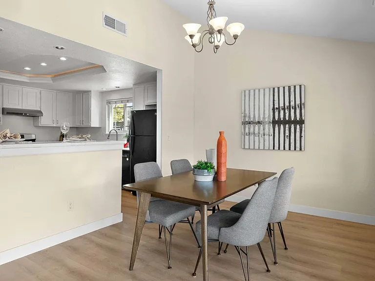 1694 Arrowhead Ave — Photo 10