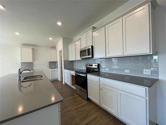 4th image of 110 Ulmus St